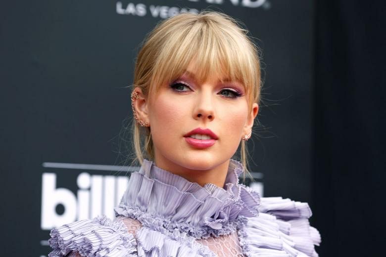 Taylor Swift merayakan cinta dalam semua kekacauannya dengan album baru