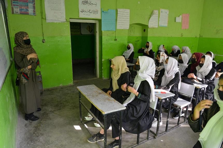 Larangan pendidikan anak perempuan mengungkapkan keretakan mendalam di dalam Taliban