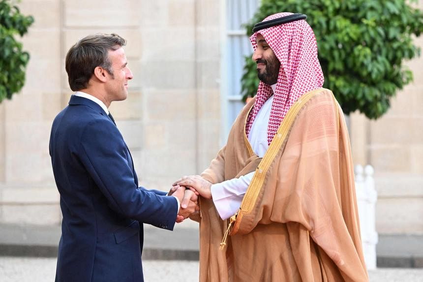 Macron dan Pangeran Saudi Setuju Bekerja untuk ‘Meringankan Dampak’ Perang Ukraina