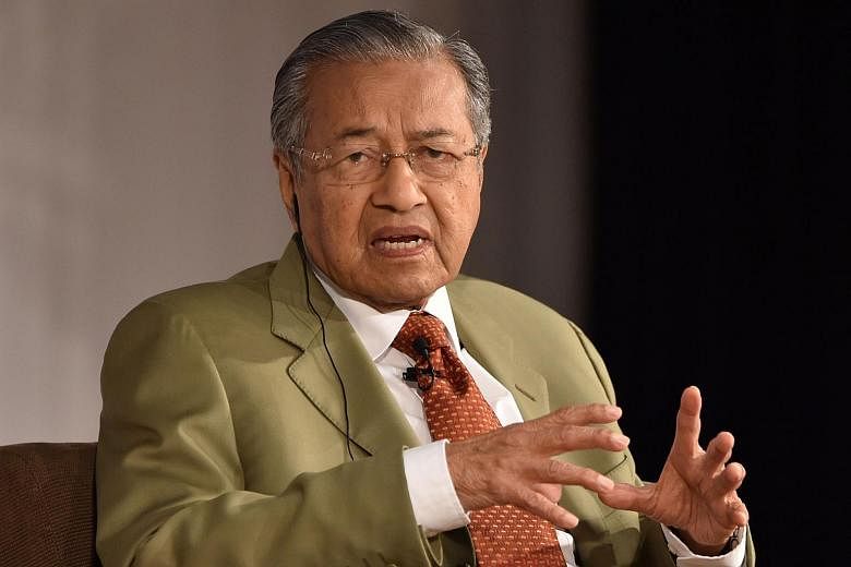 Mahathir mengatakan kerusuhan mal Low Yat seharusnya tidak terjadi di Malaysia yang multiras