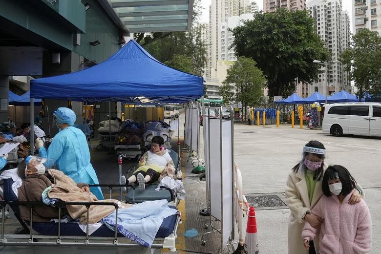 Garis depan medis Hong Kong berjuang dengan lonjakan Covid-19