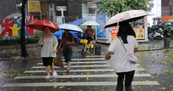 Tim penyelamat berlomba untuk menjangkau mereka yang terjebak banjir di Guangdong, China News