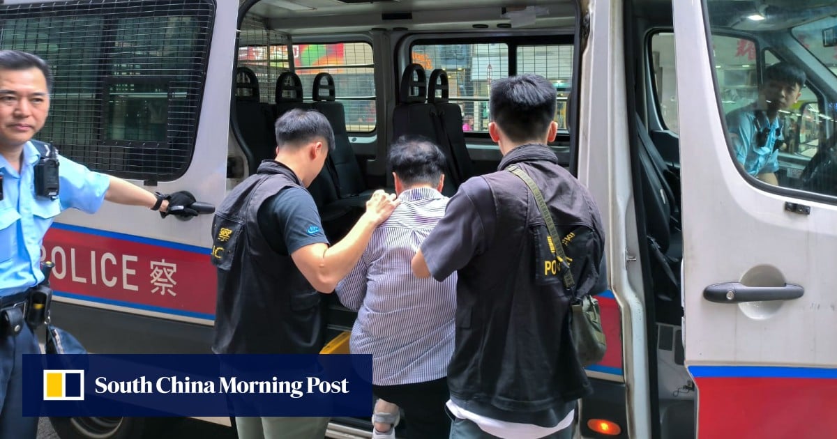 Dokter gigi tanpa izin ditangkap oleh petugas polisi Hong Kong yang menyamar menyamar sebagai pasien