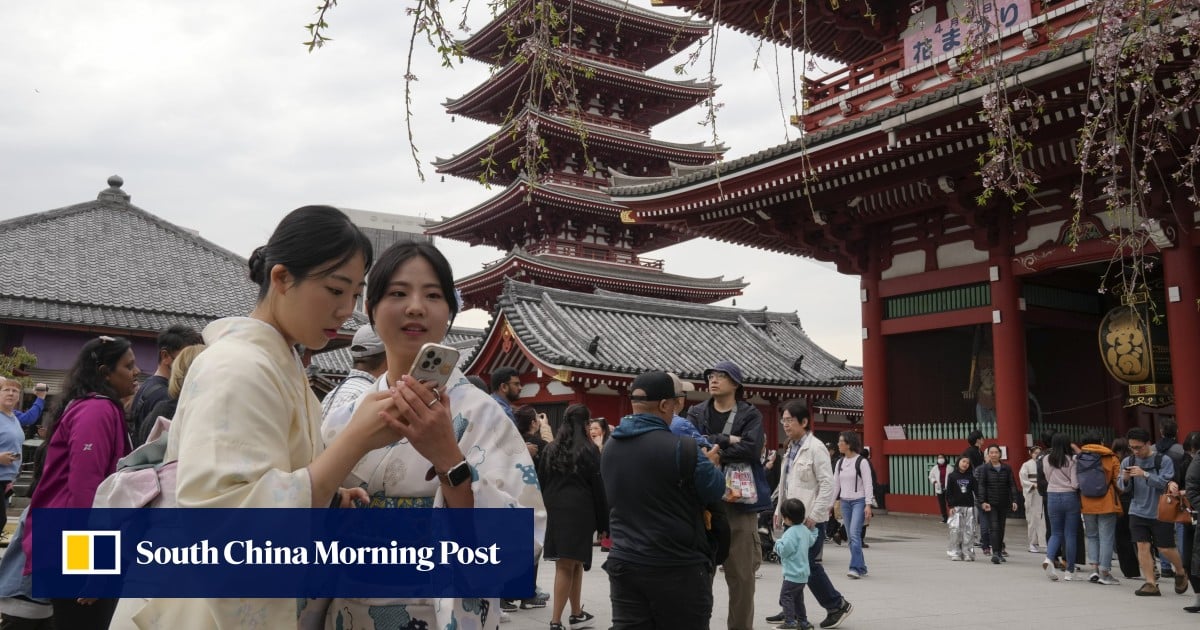 Di Asakusa Tokyo, ‘tur kebohongan’ berpemandu penuh dengan cerita tipuan memikat pengunjung